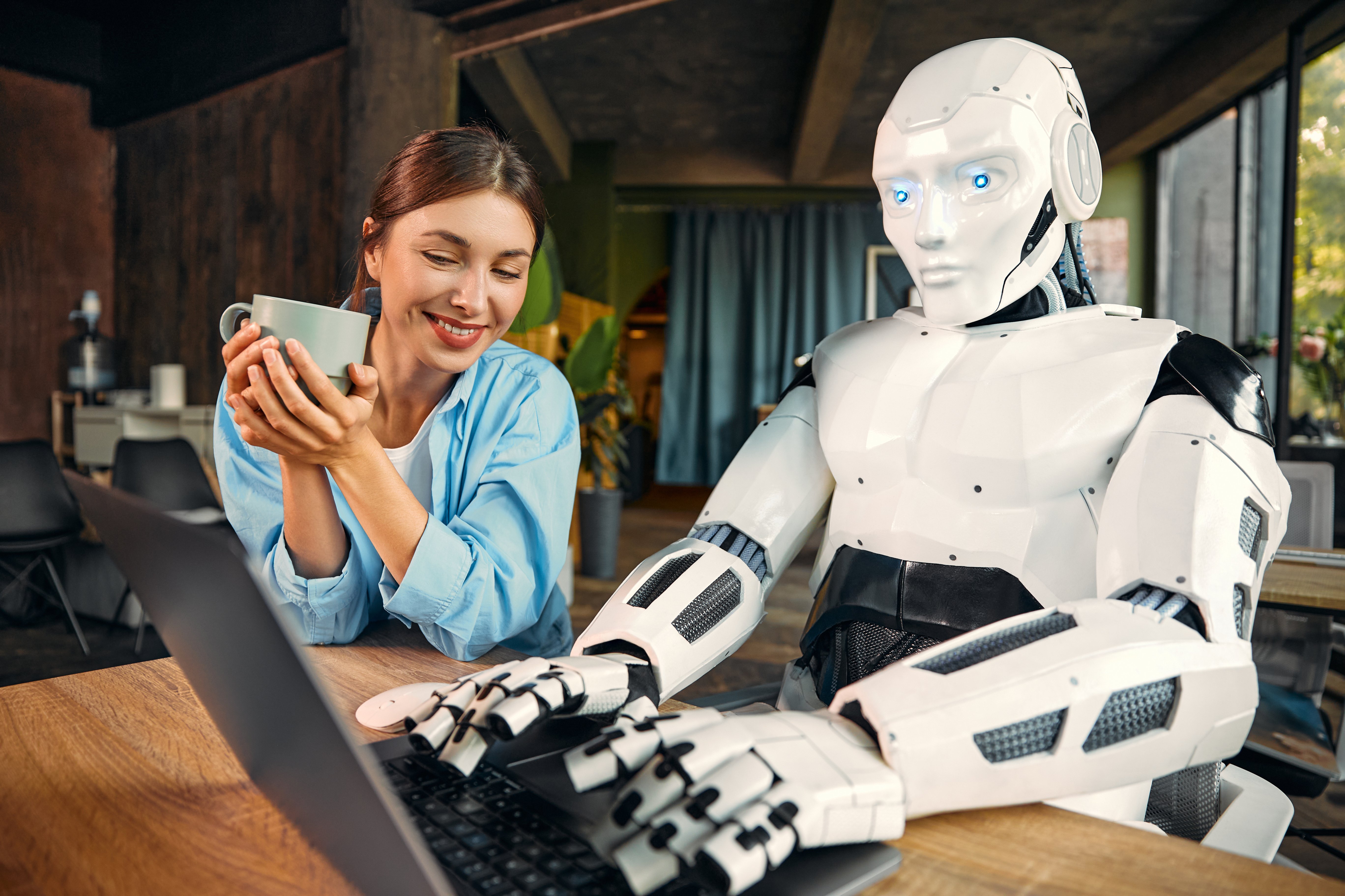 Robot helps a woman create her marketing campaign 